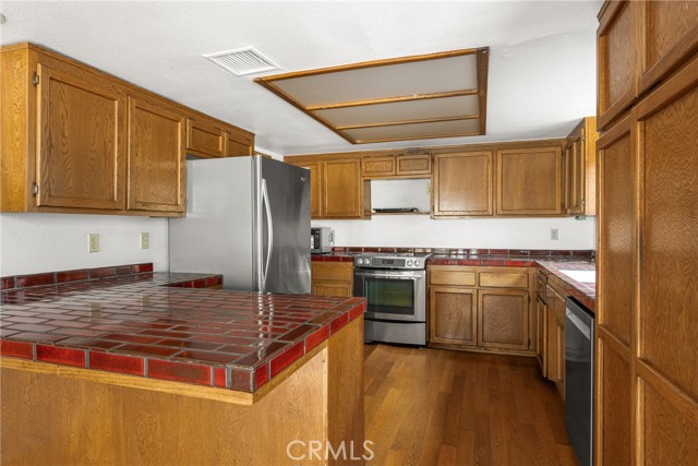 51 B Surfside Avenue, Surfside CA: https://media.crmls.org/medias/1a9b09fb-23cc-4cd4-ba5f-398bc2cec121.jpg