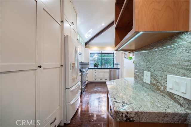 Detail Gallery Image 9 of 45 For 3403 N Poinsettia Ave, Manhattan Beach,  CA 90266 - 4 Beds | 2 Baths