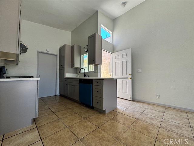 16209 Juniper Street, Hesperia CA: https://media.crmls.org/medias/1a9b502e-ffe3-453e-88bd-8f6dce528580.jpg
