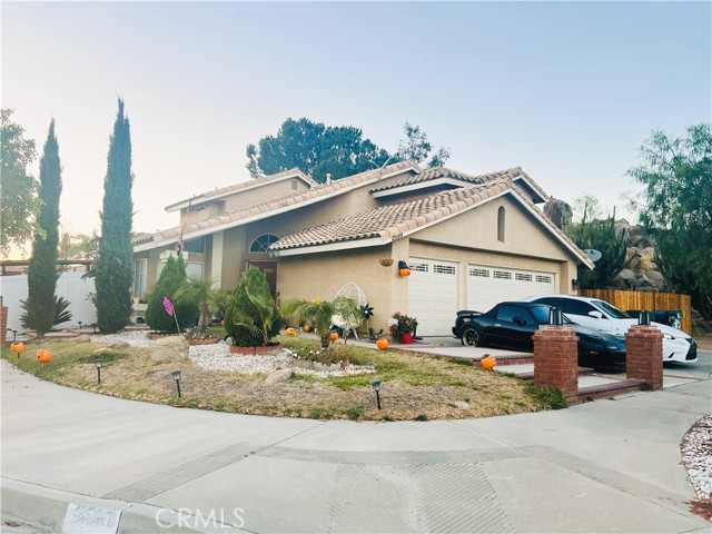2599 Pinnacle Circle, Corona CA: https://media.crmls.org/medias/1a9baa60-ed00-4c23-9746-7ee7424cc094.jpg