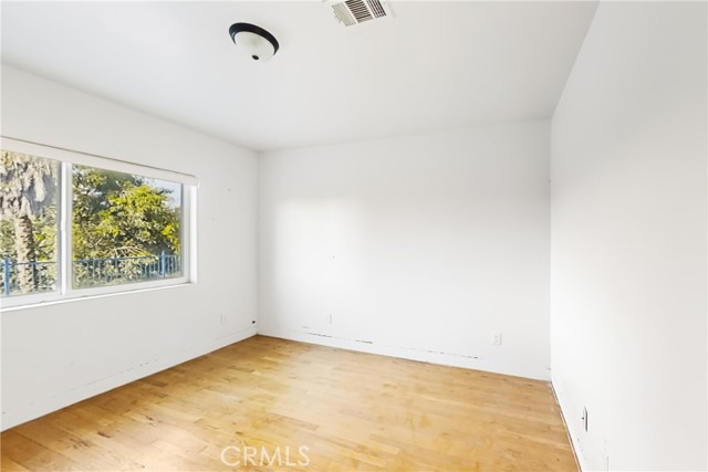 Detail Gallery Image 12 of 39 For 261 E Crescent Ave, Redlands,  CA 92373 - 5 Beds | 3/1 Baths