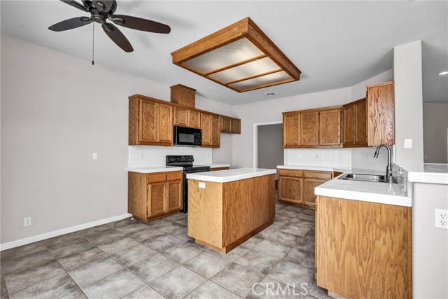 18579 Hidden Valley Road, Hidden Valley Lake CA: https://media.crmls.org/medias/1a9c9b94-af35-4a86-a8a3-23bdad4dfcbe.jpg