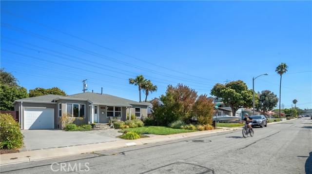 3100 Dow Avenue, Redondo Beach, California 90278, 3 Bedrooms Bedrooms, ,2 BathroomsBathrooms,Residential,Sold,Dow,SB21201747