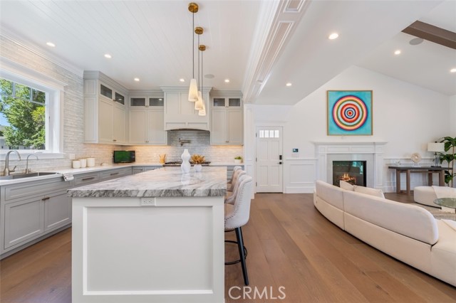 Detail Gallery Image 11 of 59 For 20701 Dumont St, Woodland Hills,  CA 91364 - 8 Beds | 9 Baths