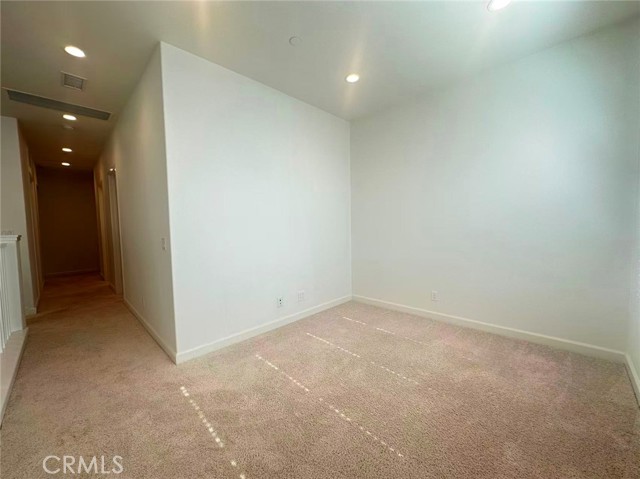 Detail Gallery Image 13 of 16 For 182 Augustine, Irvine,  CA 92618 - 4 Beds | 3/1 Baths