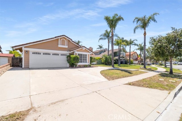 Detail Gallery Image 5 of 45 For 18233 Montgomery Ave, Fontana,  CA 92336 - 4 Beds | 2 Baths
