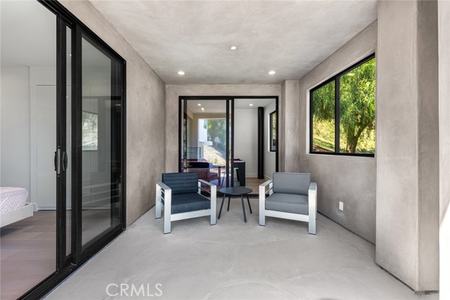 Detail Gallery Image 45 of 58 For 5134 Medina Rd, Woodland Hills,  CA 91364 - 5 Beds | 5/1 Baths