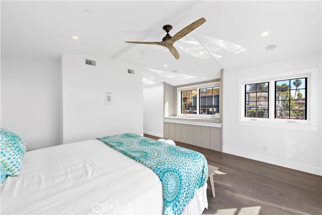 Detail Gallery Image 16 of 31 For 156 Pearl St, Laguna Beach,  CA 92651 - 3 Beds | 2 Baths