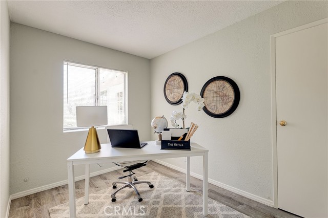 Detail Gallery Image 12 of 30 For 26134 Roymor Dr, Calabasas,  CA 91302 - 4 Beds | 3 Baths