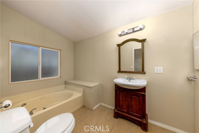 10412 Comstock Road, Corona CA: https://media.crmls.org/medias/1aa02791-a20d-4aa4-a8d3-17d56bf8399b.jpg