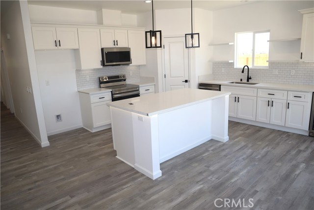 20349 90th Street, California City CA: https://media.crmls.org/medias/1aa07208-91b4-4e0f-ad4c-c7dd1d2730b4.jpg