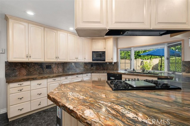 Detail Gallery Image 13 of 32 For 26592 Tampico Pl, Mission Viejo,  CA 92691 - 5 Beds | 2/1 Baths