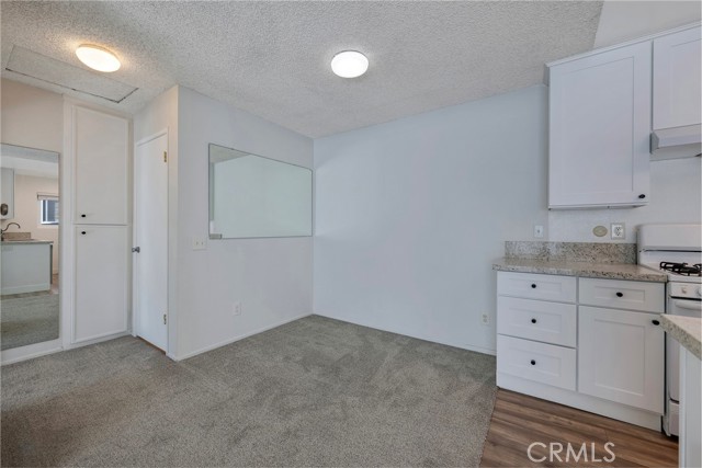 Detail Gallery Image 10 of 45 For 1076 Cabrillo Park Dr #C,  Santa Ana,  CA 92701 - 1 Beds | 1 Baths