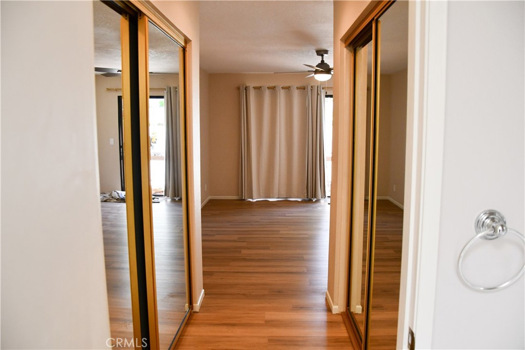 https://media.crmls.org/medias/1aa13d92-f478-4104-8386-05ac26a887f7.jpg?preset=X-Large