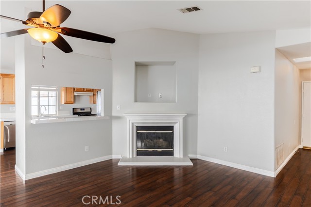 1363 Galileo Way, San Jacinto CA: https://media.crmls.org/medias/1aa15aae-7d63-4509-8487-c7d158b2b18c.jpg