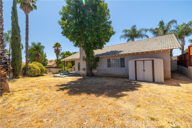 23570 Brook Drive, Canyon Lake CA: https://media.crmls.org/medias/1aa19188-e8f1-4dea-899e-b6d06af8eb83.jpg