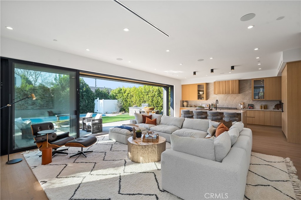 4447 Gentry AvenueStudio City img 3