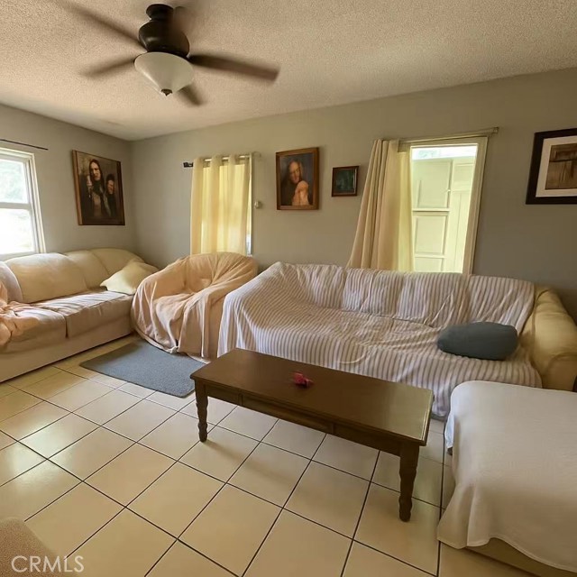 Detail Gallery Image 2 of 8 For 7523 Guthrie St, San Bernardino,  CA 92410 - 2 Beds | 1 Baths