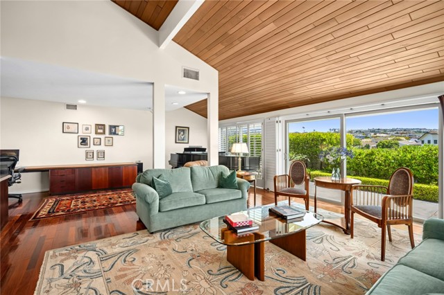 Detail Gallery Image 16 of 37 For 15 Skysail Dr, Corona Del Mar,  CA 92625 - 2 Beds | 2 Baths