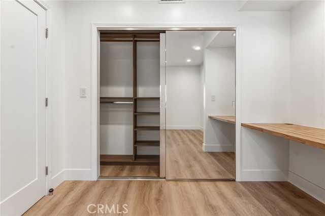 Detail Gallery Image 16 of 39 For 6200 Woodlake Ave, Woodland Hills,  CA 91367 - 3 Beds | 2 Baths