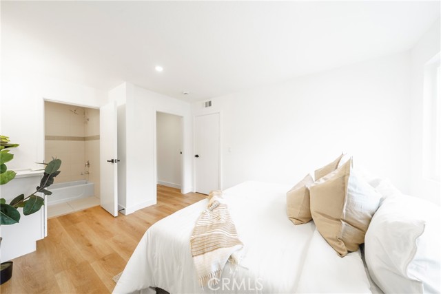 Detail Gallery Image 17 of 32 For 957 S Gramercy Dr #105,  Los Angeles,  CA 90019 - 2 Beds | 2 Baths