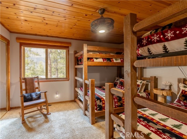 42690 Edgehill Place, Big Bear Lake CA: https://media.crmls.org/medias/1aa371c0-493a-4a17-98e4-e5c67d437ab8.jpg