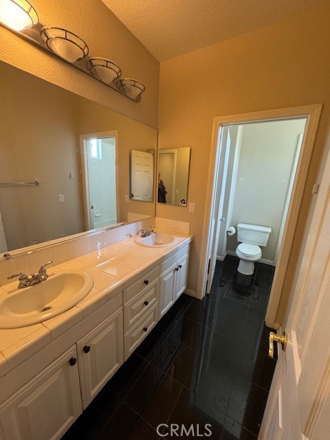 Detail Gallery Image 31 of 53 For 16034 Skyridge Dr, Riverside,  CA 92509 - 4 Beds | 4 Baths