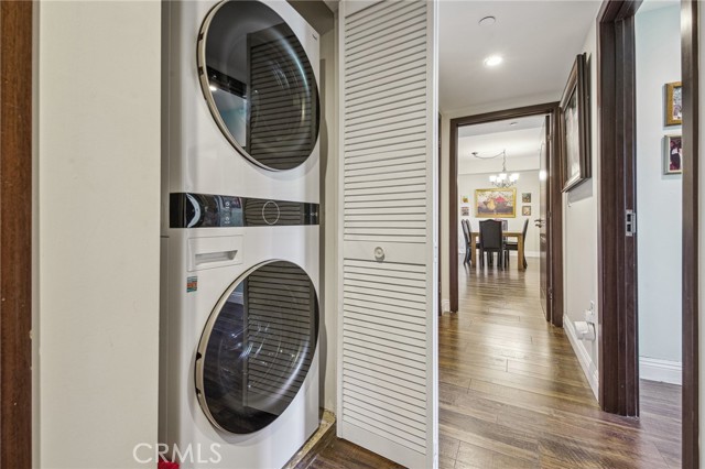 Detail Gallery Image 22 of 23 For 11218 Camarillo St #305,  Toluca Lake,  CA 91602 - 3 Beds | 3 Baths