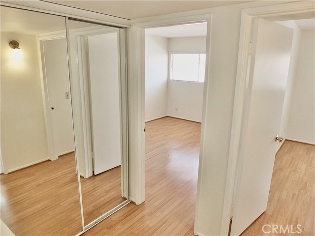 121 Sinclair Avenue, Glendale CA: https://media.crmls.org/medias/1aa48330-fe58-46ca-aa11-b9e06bff437f.jpg