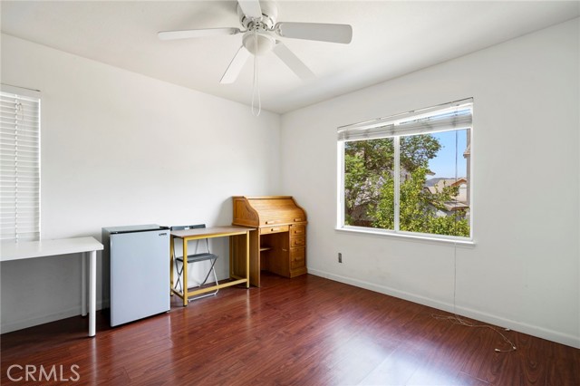 Image 12 of 22 For 321 Avenue 12