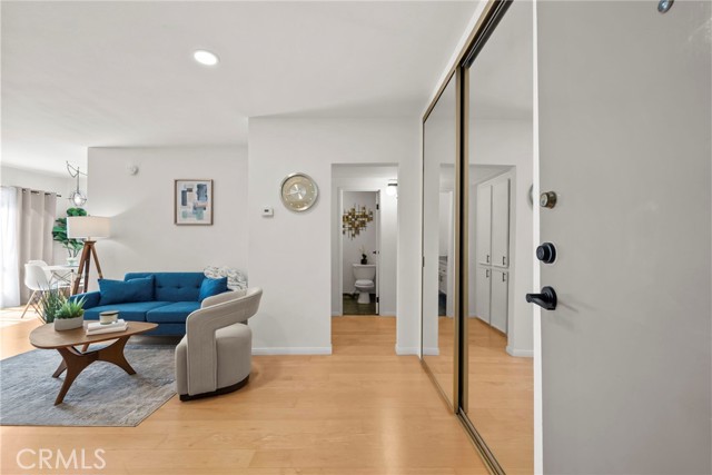 Detail Gallery Image 2 of 22 For 1735 #425 N Fuller #425,  Los Angeles,  CA 90046 - 1 Beds | 1 Baths