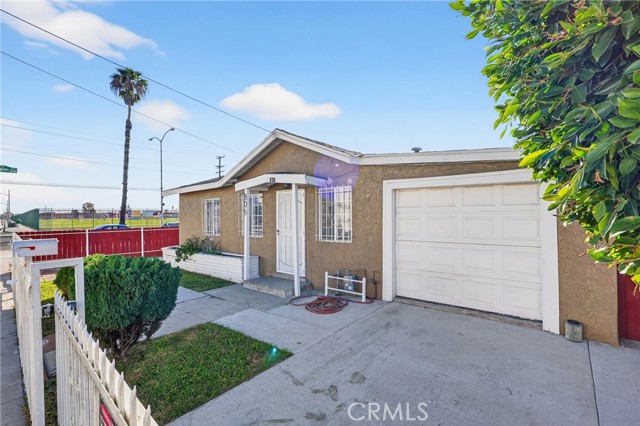 Detail Gallery Image 3 of 48 For 806 W Spruce St, Compton,  CA 90220 - 3 Beds | 1 Baths