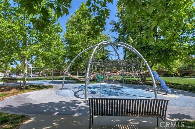 176 Overbrook, Irvine CA: https://media.crmls.org/medias/1aa74a96-3bcd-4f38-8079-4b399edea185.jpg