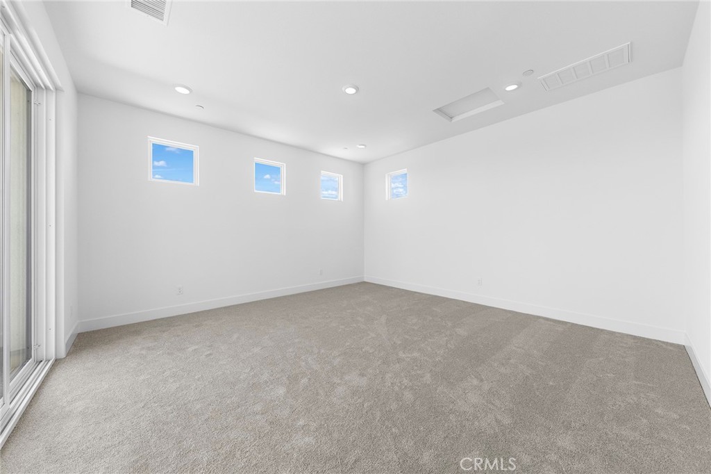 1aa8f9fe 2de2 4148 8a25 Bccc736493d0