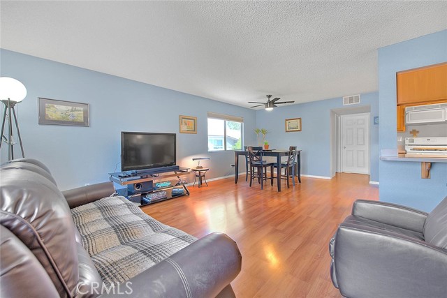 Detail Gallery Image 8 of 45 For 16970 Marygold Ave #70,  Fontana,  CA 92335 - 2 Beds | 2 Baths