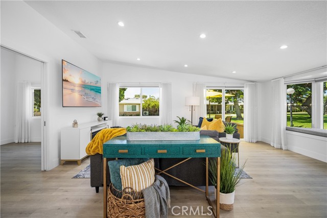 Detail Gallery Image 10 of 59 For 1360 Pelham Rd 69g,  Seal Beach,  CA 90740 - 2 Beds | 1/1 Baths
