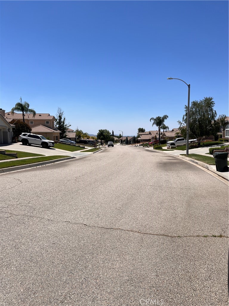 https://media.crmls.org/medias/1aaa6d15-4dbb-4995-ab98-bd6e27f34364.jpg?preset=X-Large