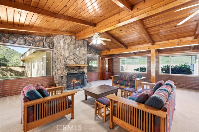 Detail Gallery Image 27 of 75 For 11950 Sierra Hwy, Agua Dulce,  CA 91390 - 3 Beds | 4 Baths