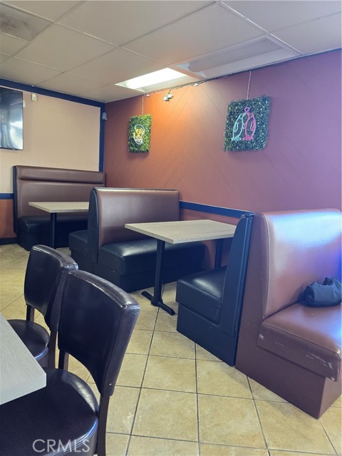 0, Los Angeles CA: https://media.crmls.org/medias/1aaacd53-4768-4648-8af8-205319519685.jpg