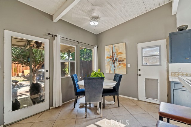 Detail Gallery Image 8 of 32 For 17751 Stagg St, Reseda,  CA 91335 - 3 Beds | 2 Baths