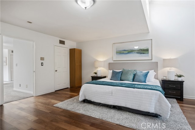 2006 Aviation Way, Redondo Beach CA: https://media.crmls.org/medias/1aacbb72-c08d-4542-b33c-702141ce3900.jpg