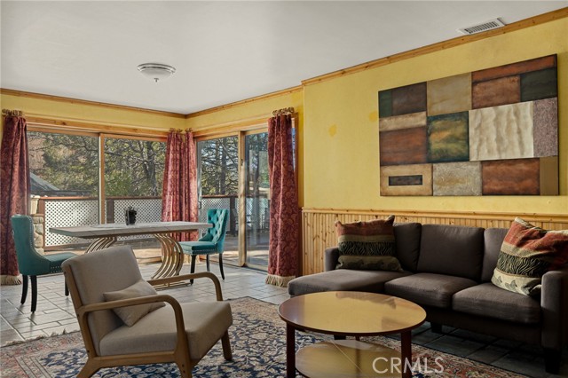 Detail Gallery Image 15 of 50 For 971 Grass Valley, Lake Arrowhead,  CA 92352 - 3 Beds | 4 Baths