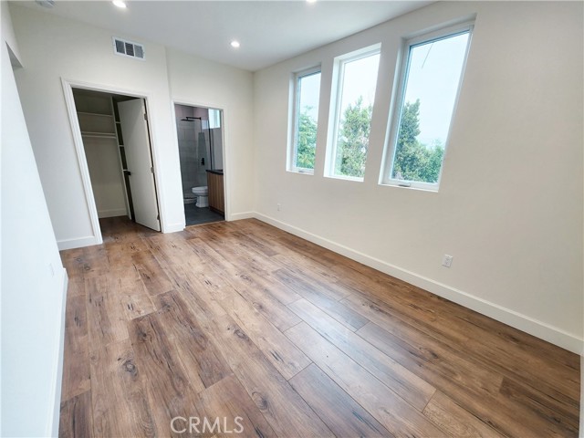 Detail Gallery Image 6 of 12 For 11257 Tiara St #1/2,  North Hollywood,  CA 91601 - 4 Beds | 3/1 Baths