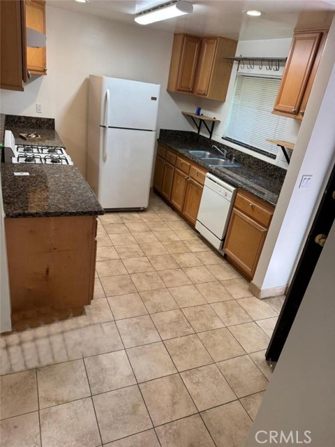 Detail Gallery Image 5 of 13 For 908 21st, Santa Monica,  CA 90403 - 2 Beds | 3 Baths