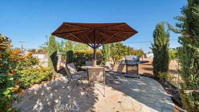 Detail Gallery Image 5 of 19 For 14331 Osage Rd, Apple Valley,  CA 92307 - 3 Beds | 2 Baths