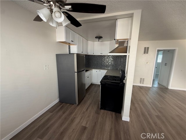 Detail Gallery Image 6 of 6 For 1193 N Ardmore #4,  Los Angeles,  CA 90029 - 2 Beds | 2 Baths