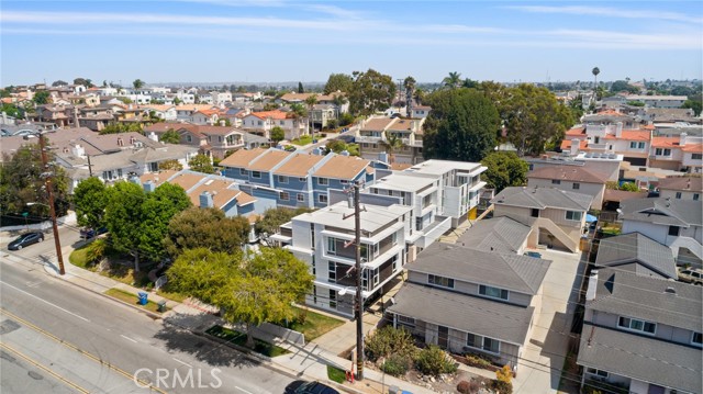 2306 Aviation Boulevard, Redondo Beach, California 90278, 4 Bedrooms Bedrooms, ,5 BathroomsBathrooms,Residential,Sold,Aviation,PV21200474