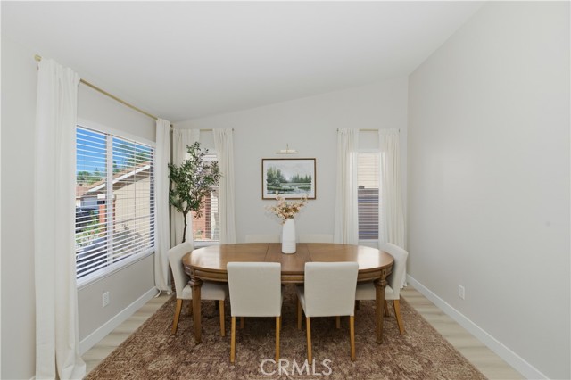 Detail Gallery Image 9 of 44 For 3199 Rowena, Corona,  CA 92882 - 3 Beds | 2 Baths