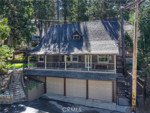 Detail Gallery Image 4 of 42 For 238 Bluebell, Lake Arrowhead,  CA 92352 - 5 Beds | 2 Baths