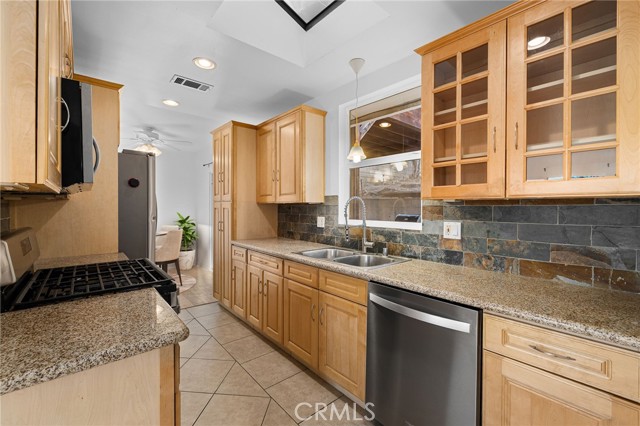 Detail Gallery Image 13 of 39 For 4702 Williams, La Verne,  CA 91750 - 2 Beds | 2 Baths